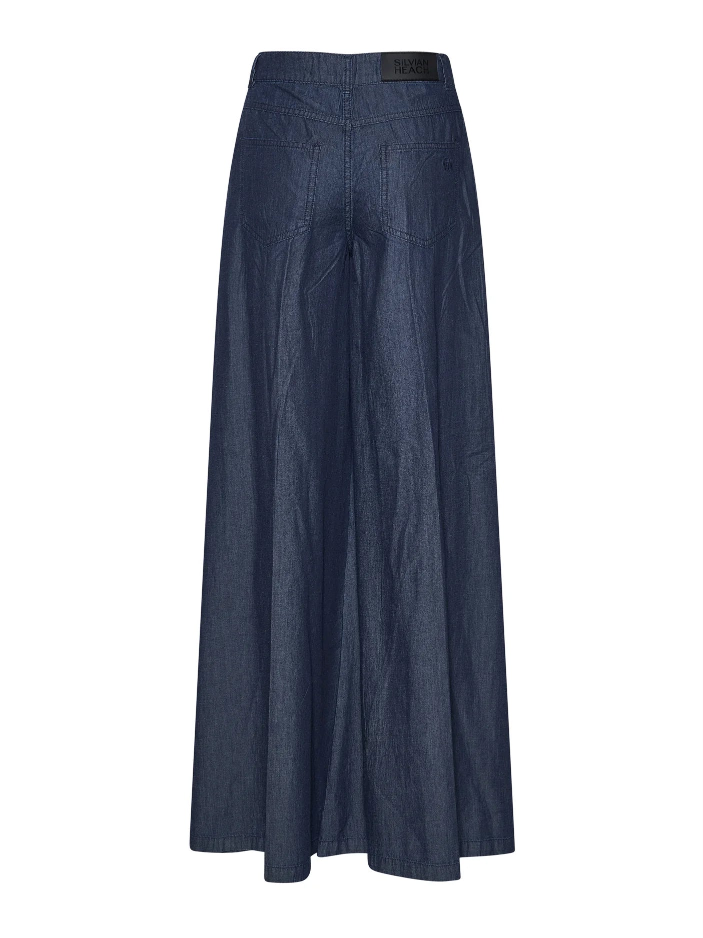 Wide trousers with a flowing line and essential design
