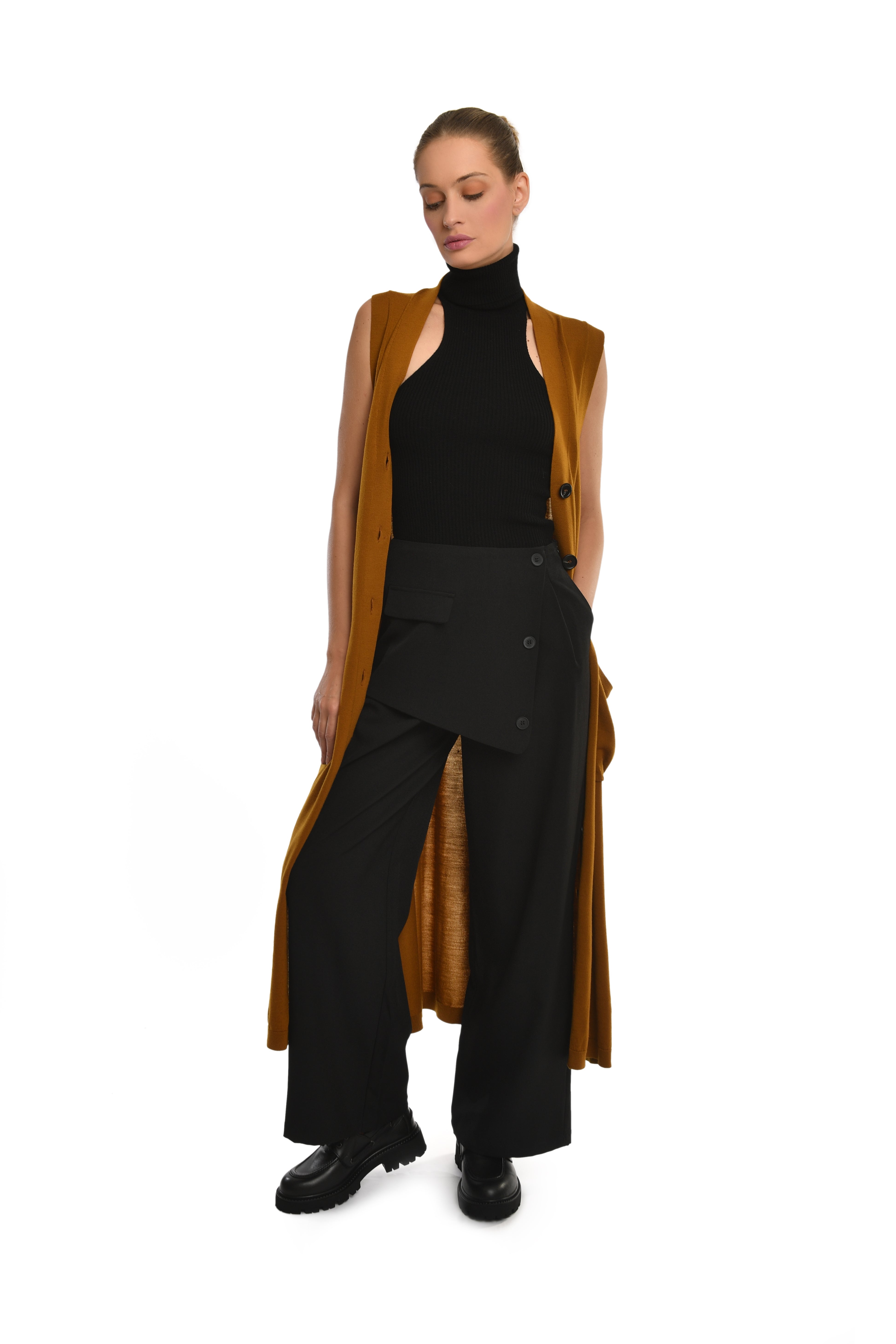 Sleeveless Drape Coat