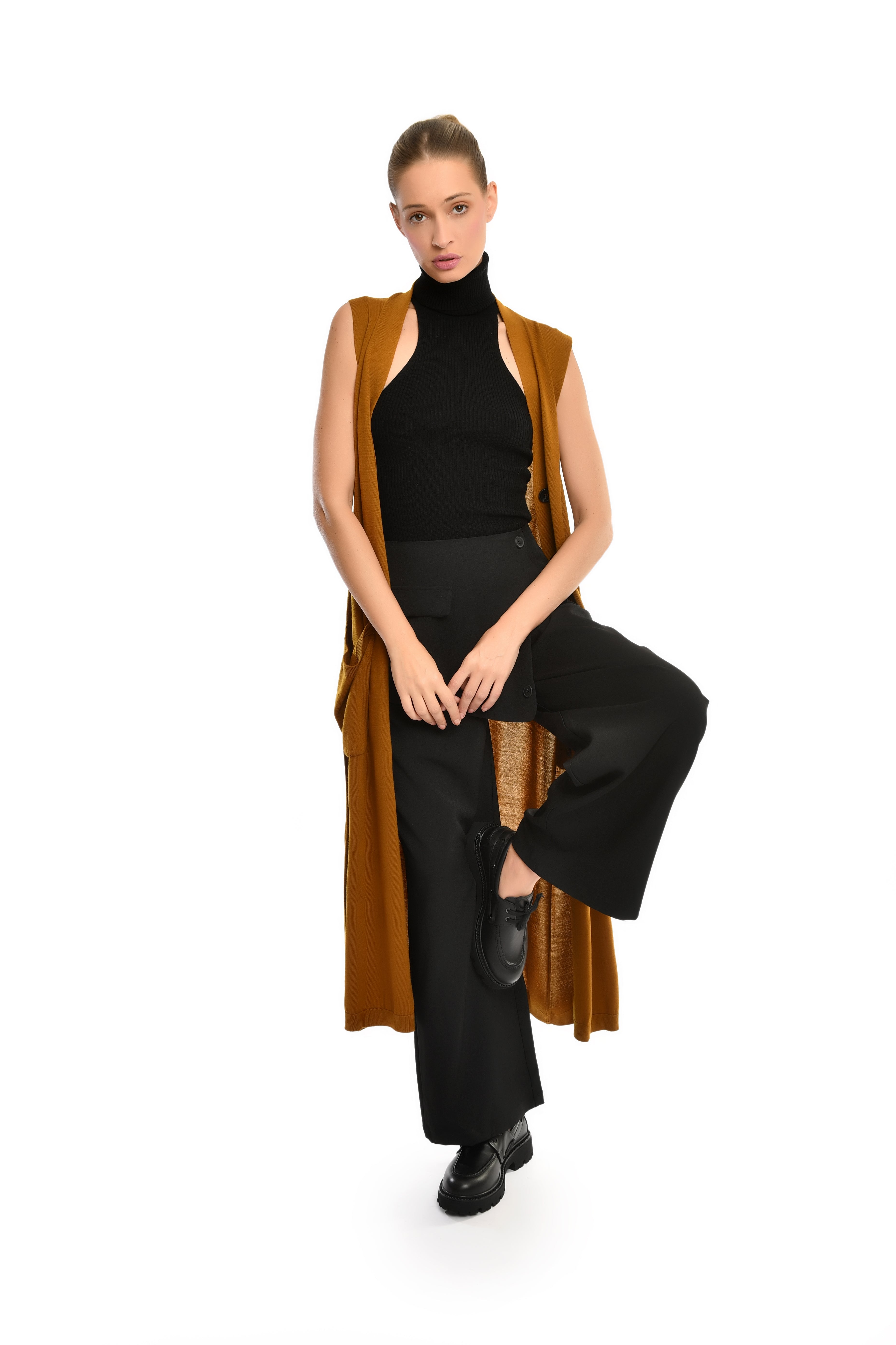 Sleeveless Drape Coat