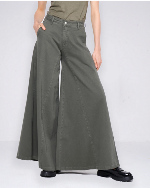 Wide Legs Trousers