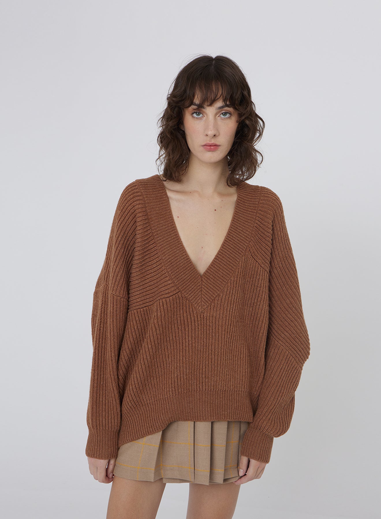 OVER WEARABILITY SWEATER WITH V NECKLINE SI/2031