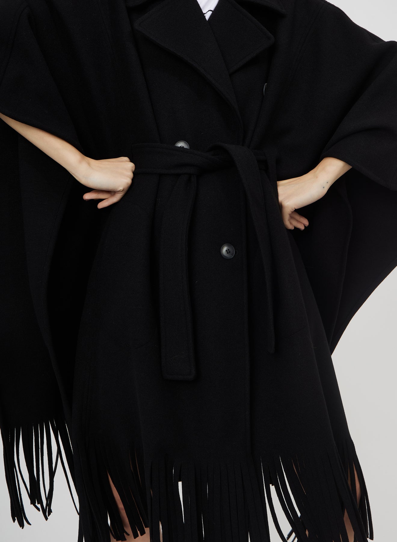 DOUBLE-BREASTED CAPE COAT WITH FRINGES SI/2249