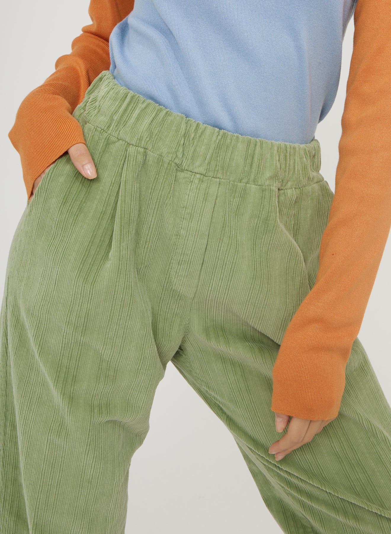 CROPPED TROUSERS WITH RELIEFS SI/A258